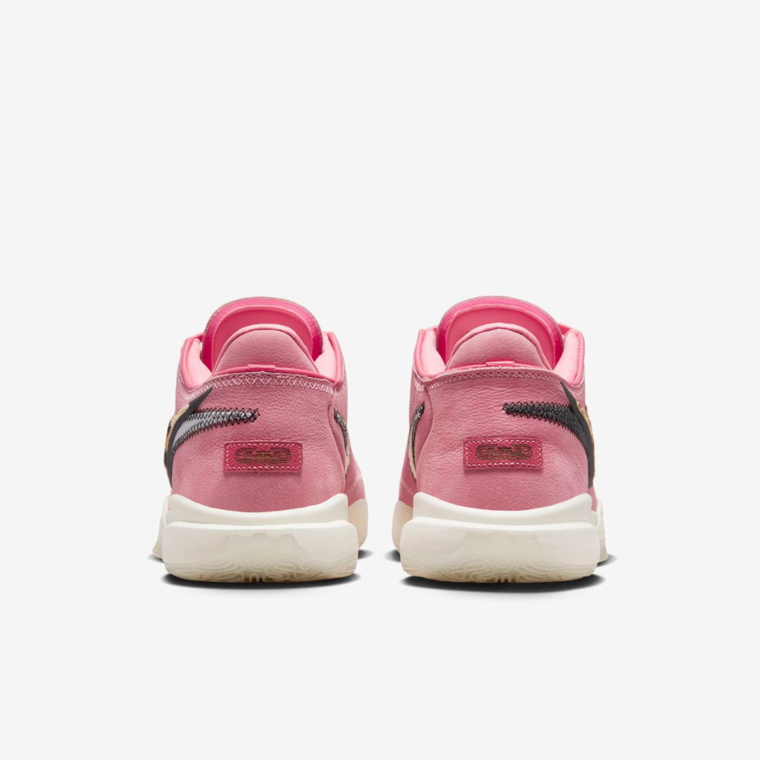 Tênis Nike LeBron 20