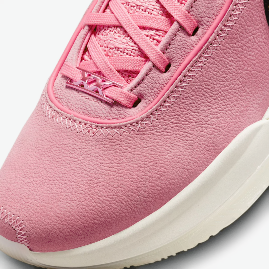 Tênis Nike LeBron 20