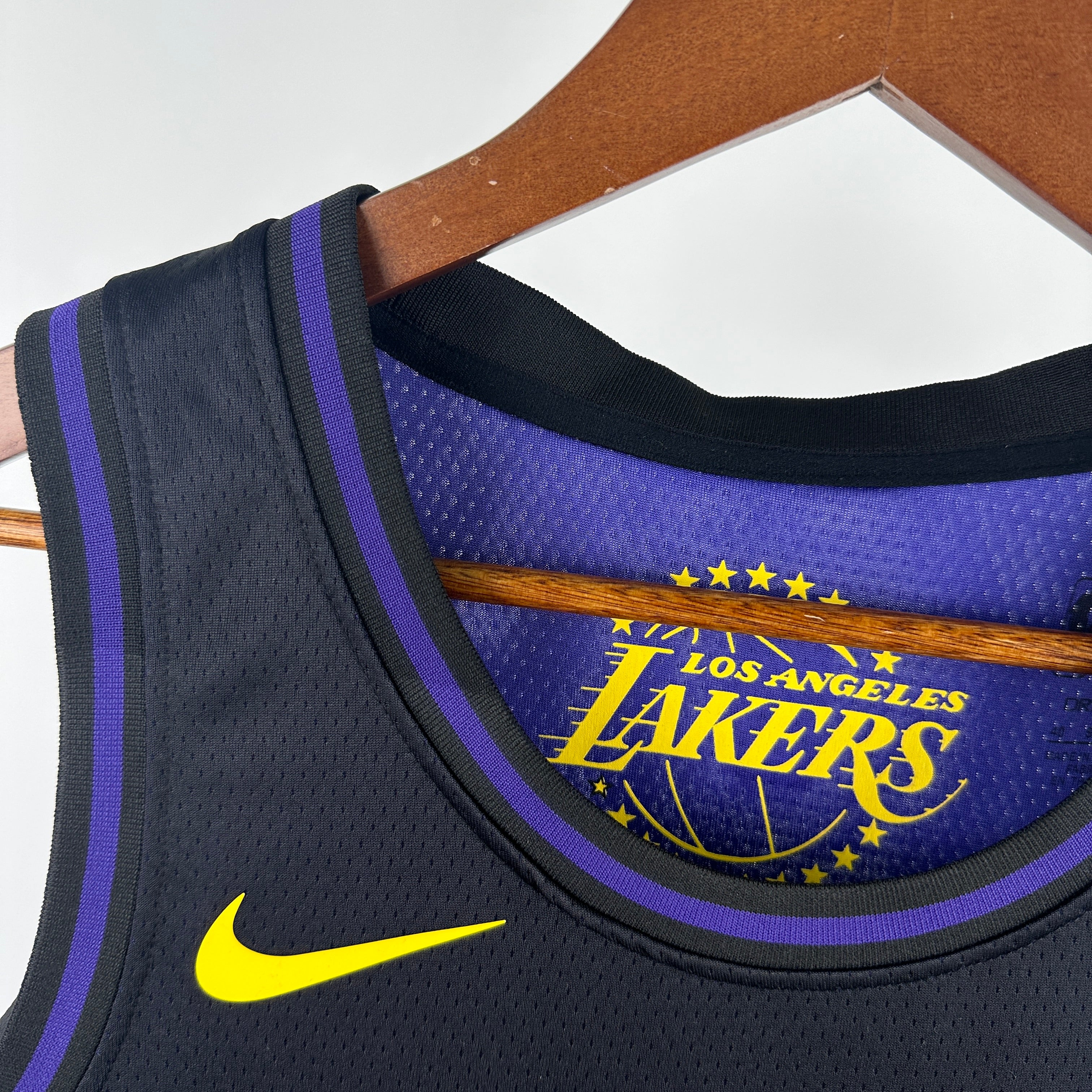 Camisa Regata NBA Swingman Nike Bronny James do Los Angeles Lakers unissex 2024/25 roxa - City Edition