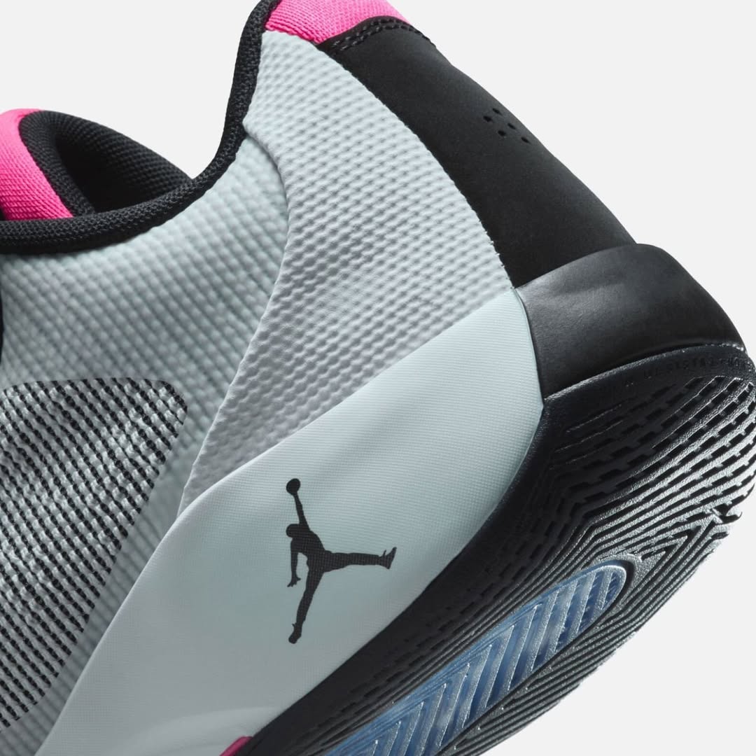 Tênis Jordan Luka 77