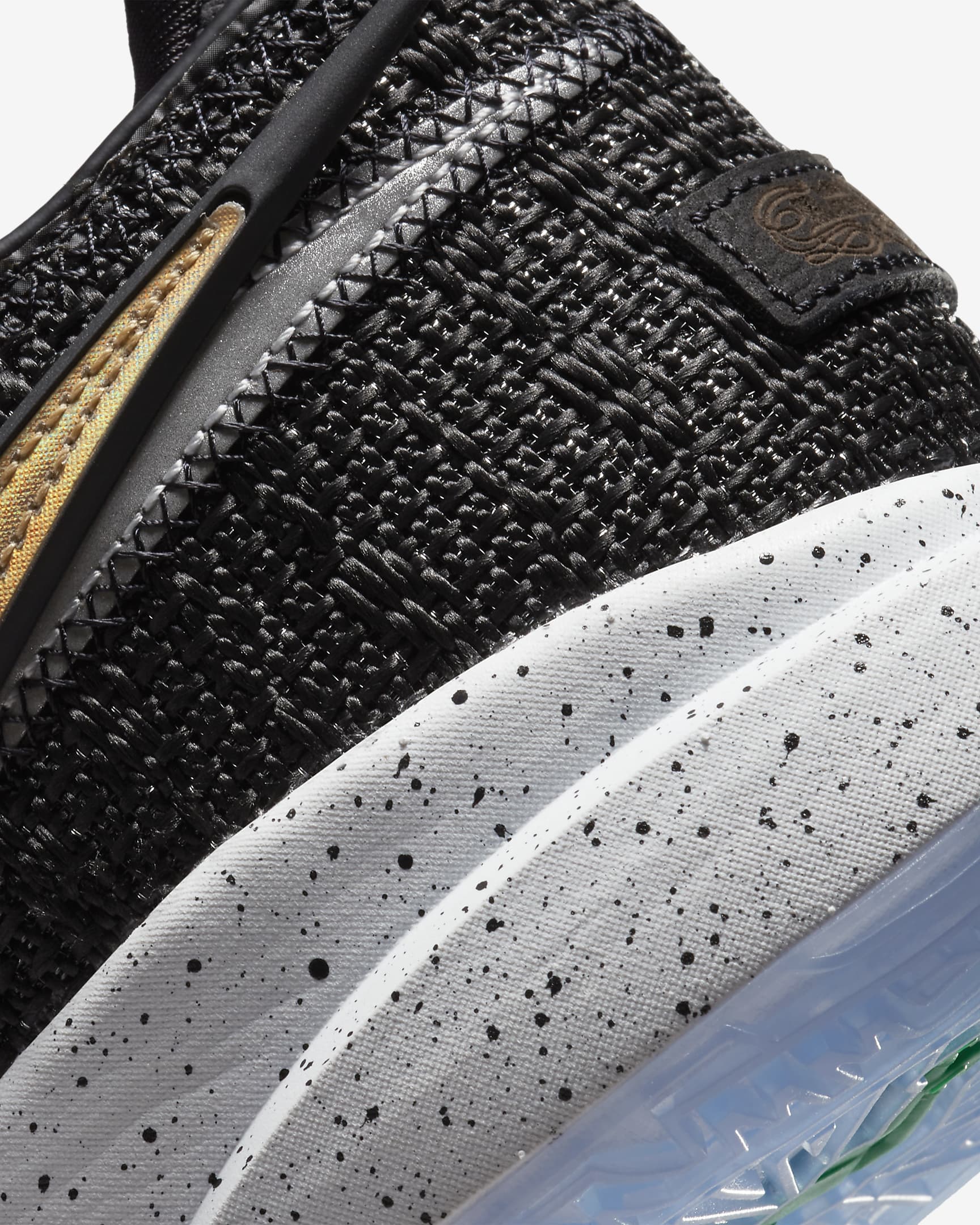 Tênis Nike LeBron 20