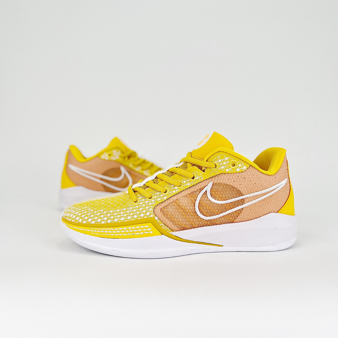 Nike Sabrina ION 1