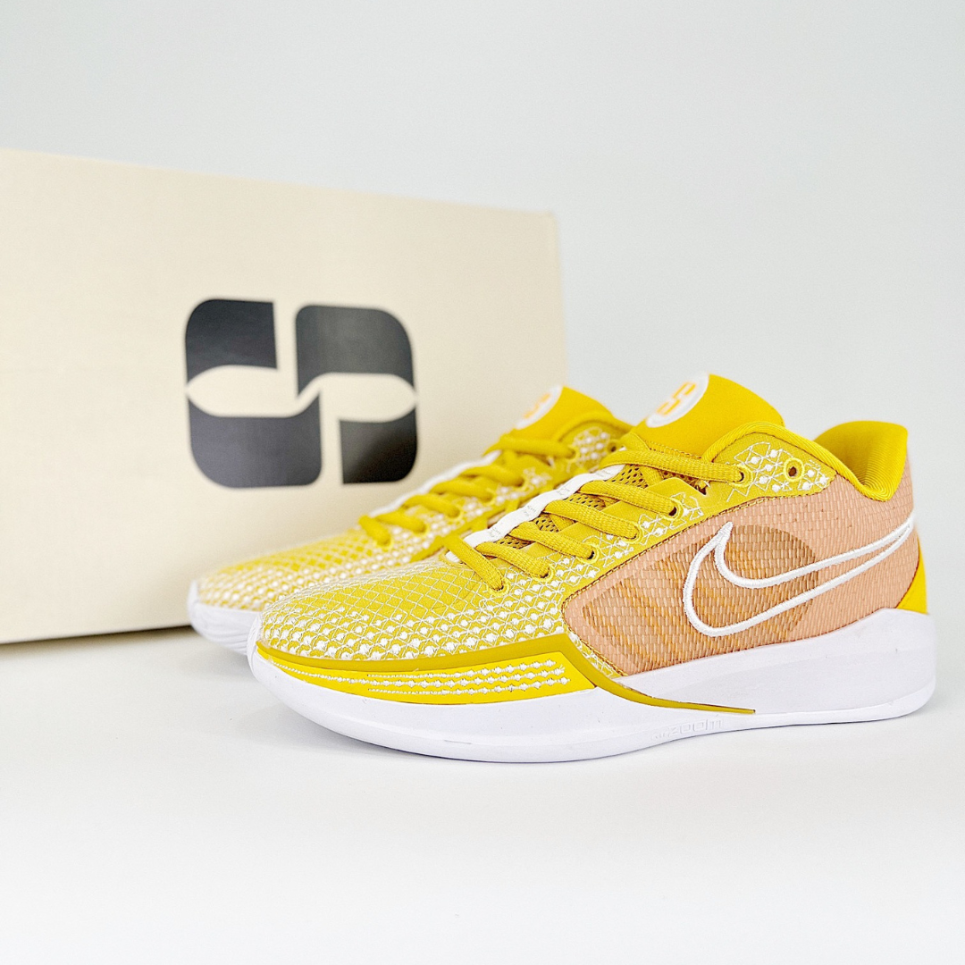 Nike Sabrina ION 1