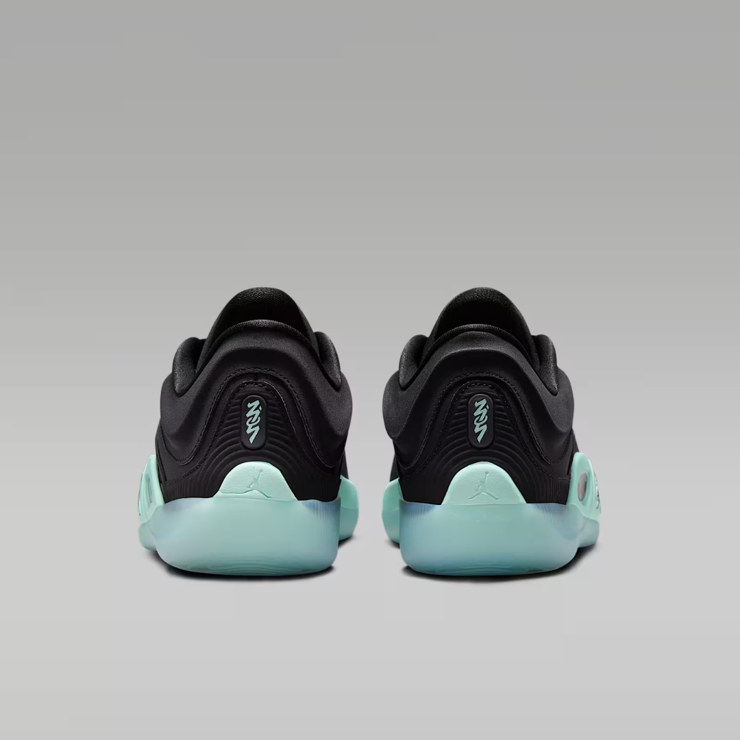 Tênis Jordan Zion 4
