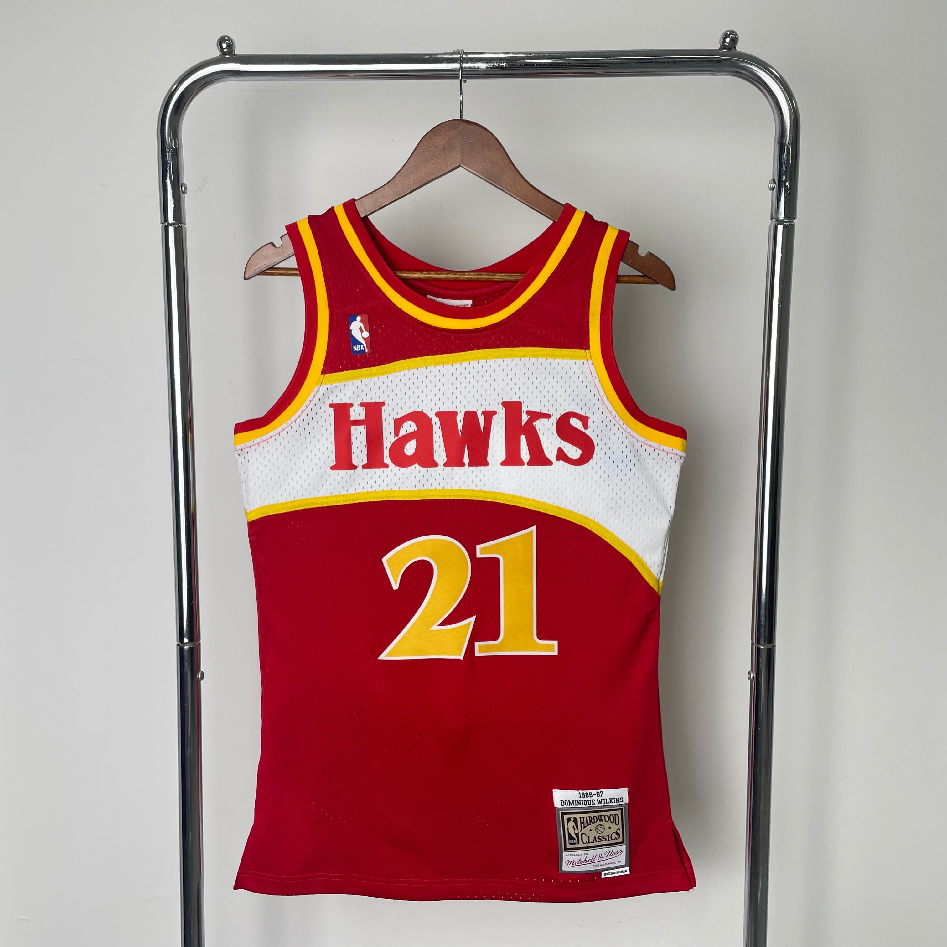 Camisa masculina Mitchell & Ness Dominique Wilkins Red Atlanta Hawks 1986-87 Hardwood Classics Swingman