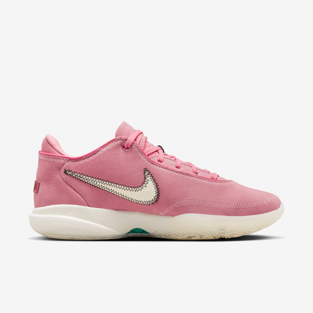 Tênis Nike LeBron 20