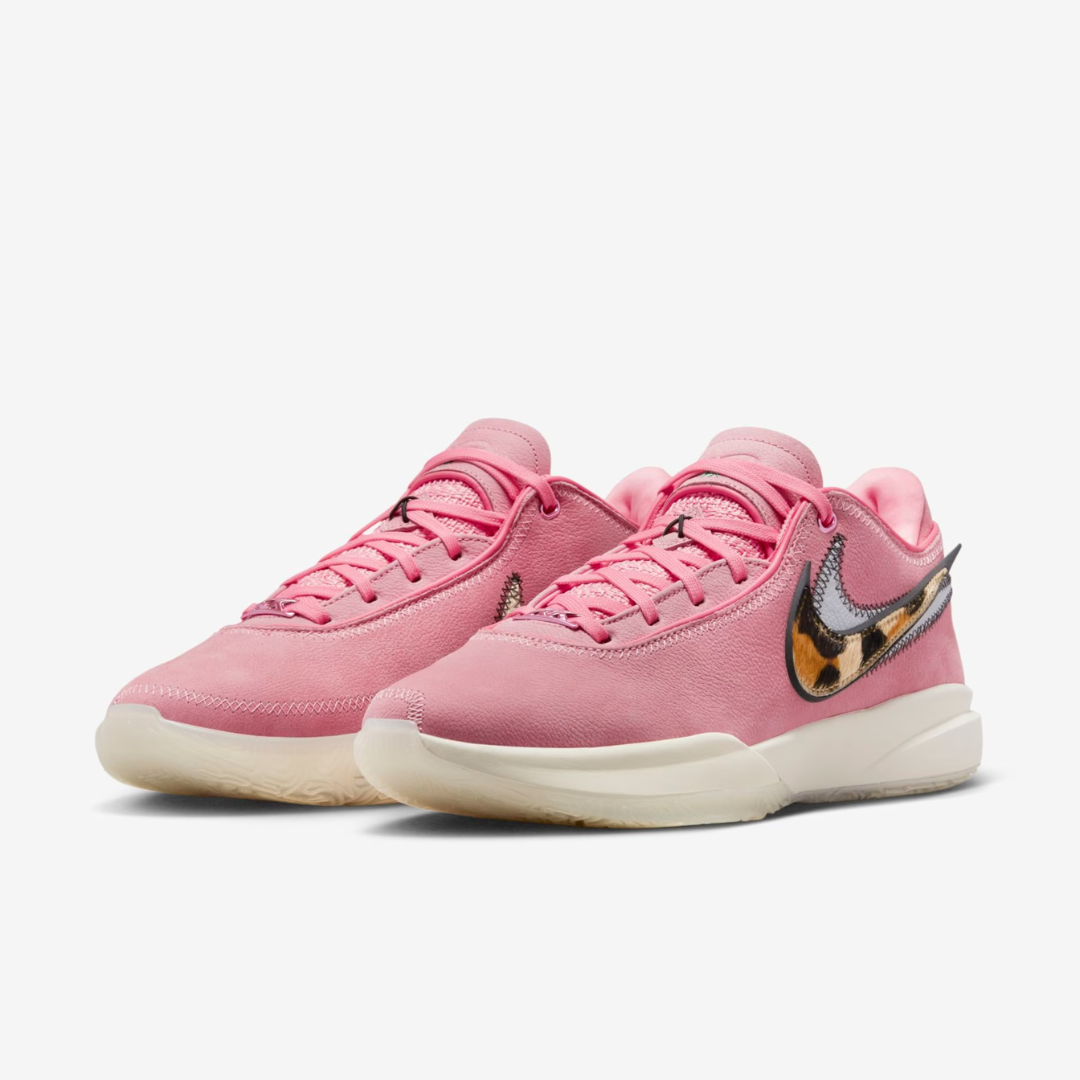 Tênis Nike LeBron 20