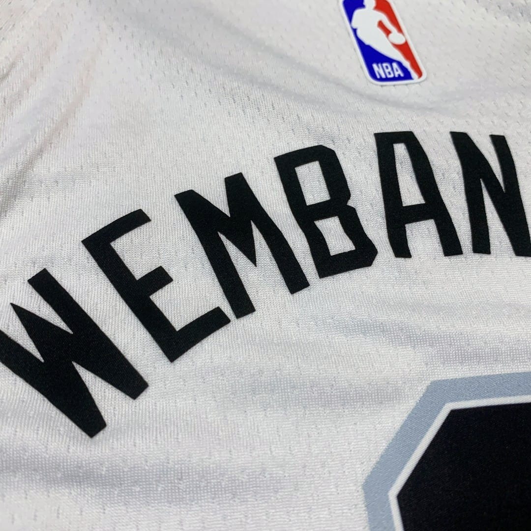 Camisa Regata NBA Unissex  San Antonio Spurs Victor Wembanyama Nike White 2023 NBA Draft First Round Pick Swingman Jersey