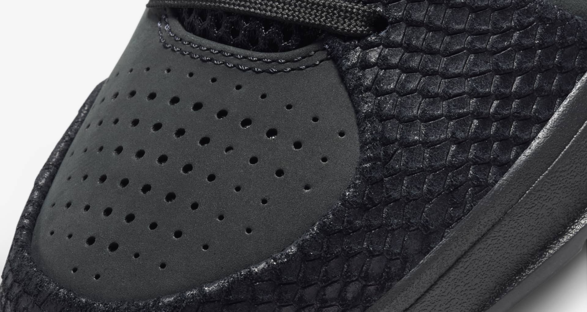 Kobe 4 Protro Black