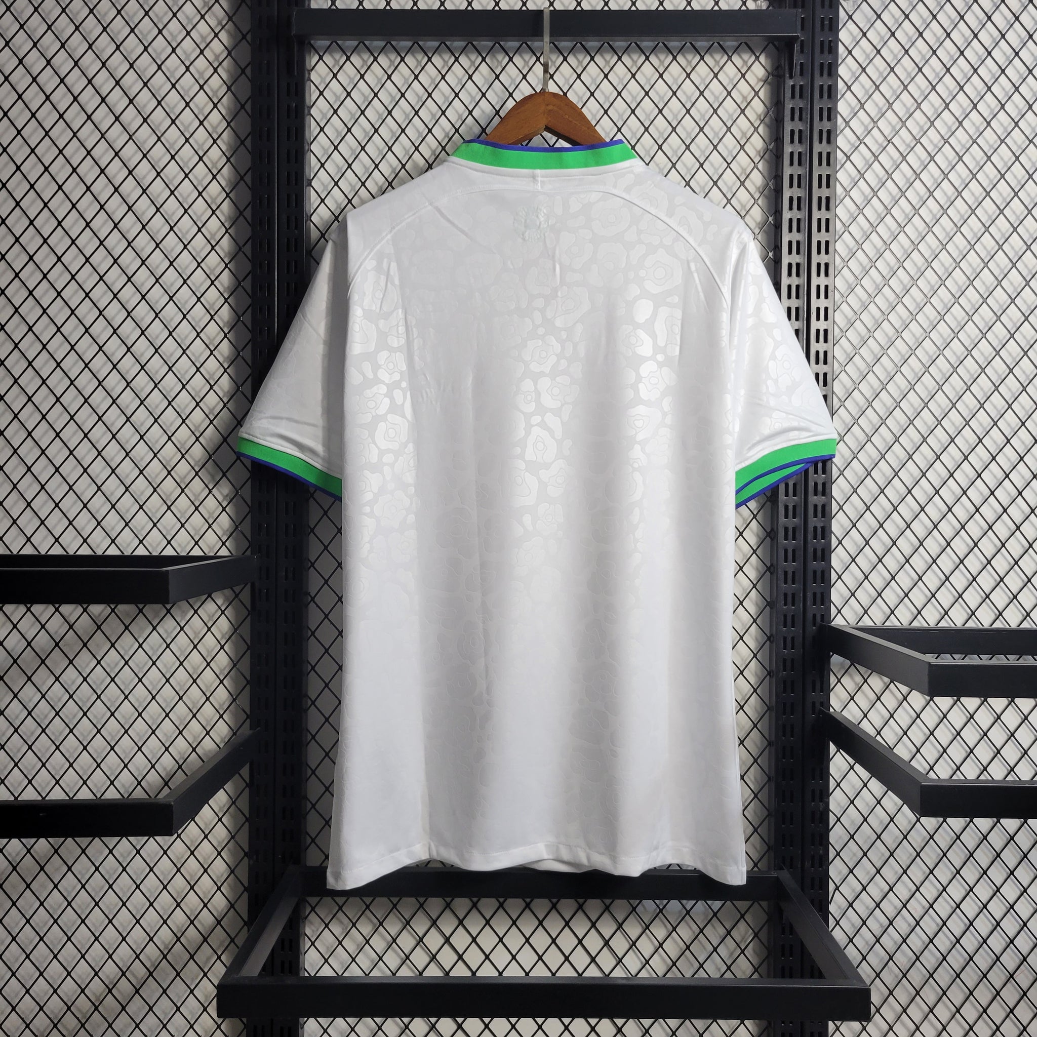 Camiseta Brasil Estampa Branca - Compre Agora