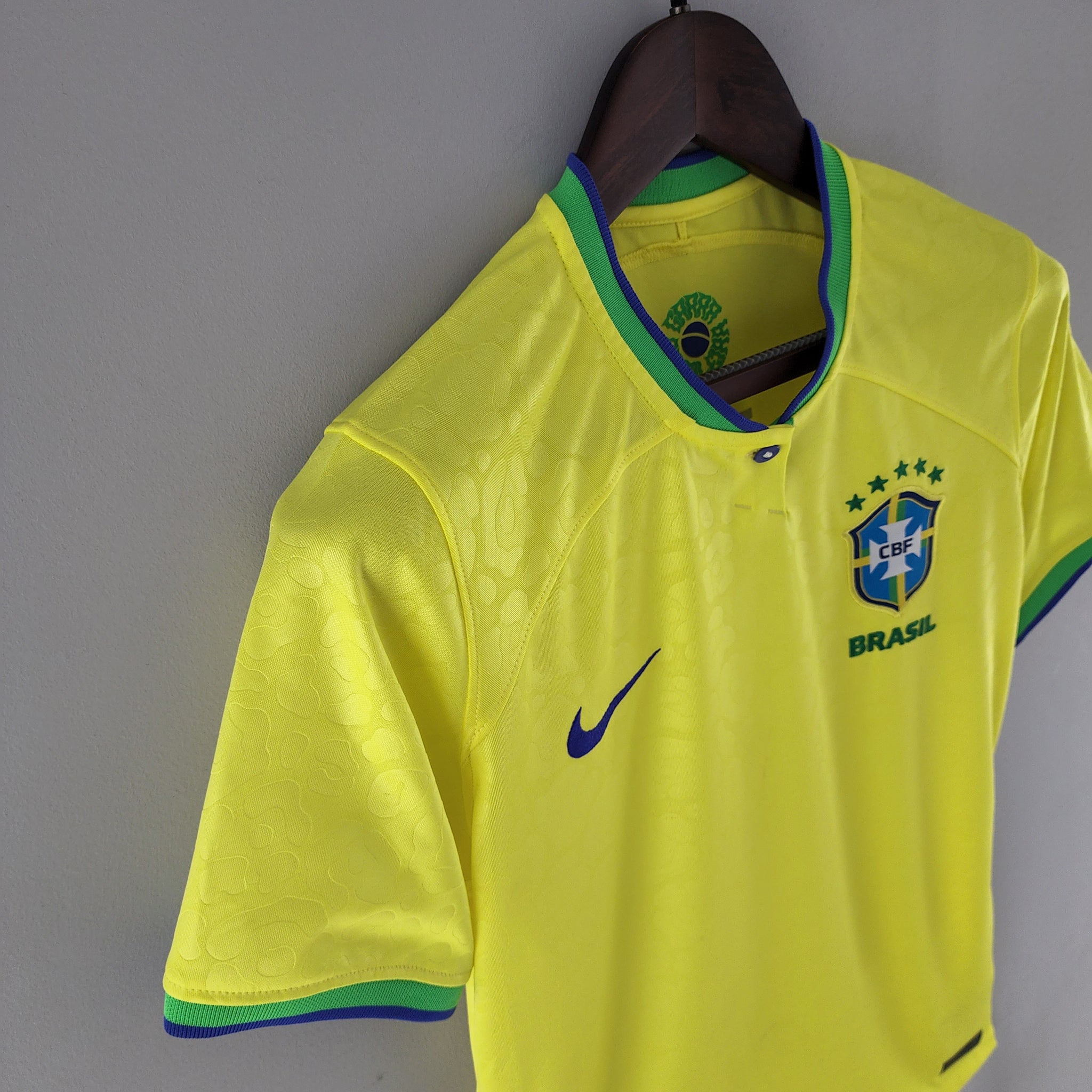 Camisa Nike Brasil I 2022/23 Torcedor Pro Masculina - Amarelo