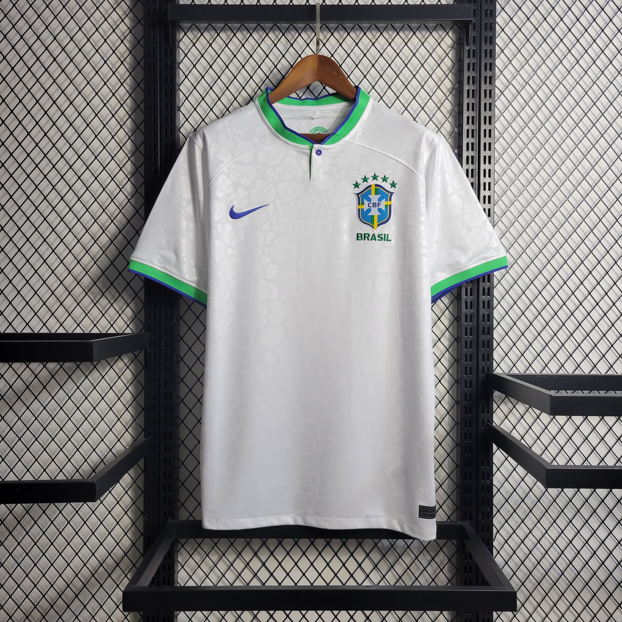 Camisa Nike Brasil 2022/23 Torcedor Masculina Branca Gola Verde Estamp –  Loja Sportness